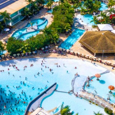 Apto Completo Com Parque Aquatico 24 Horas Lacqua Diroma Caldas Novas Zewnętrze zdjęcie
