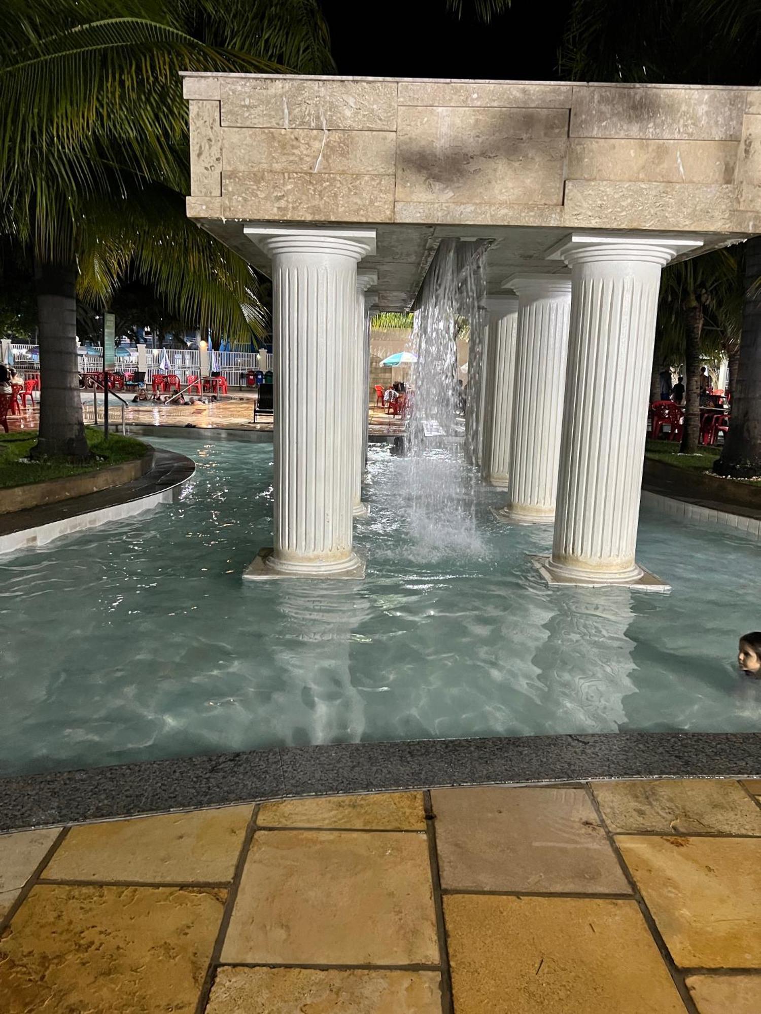 Apto Completo Com Parque Aquatico 24 Horas Lacqua Diroma Caldas Novas Zewnętrze zdjęcie